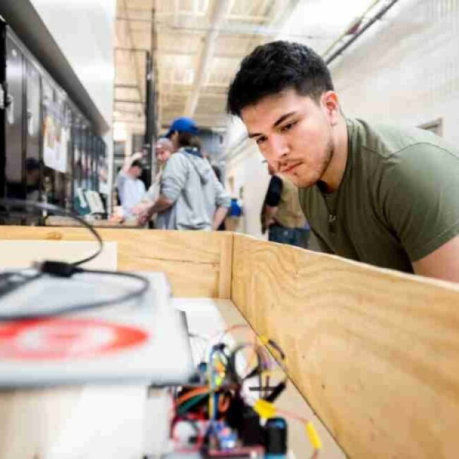 Engineering, Computing Students Team Together to Solve Industry Problems